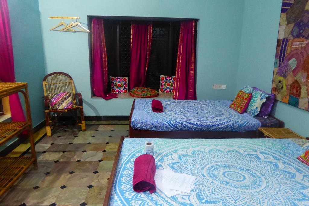 Mk Gardens Surf & Yoga House Hotel Varkala Exterior photo